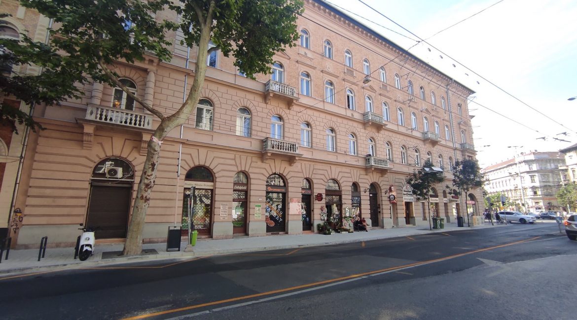 Budapest lakás VI. kerület Nagykörúton kívüli területKülönnyíló szobák